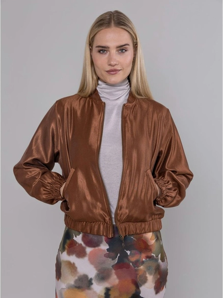 Anotherwoman 532088