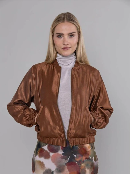 Anotherwoman 532088