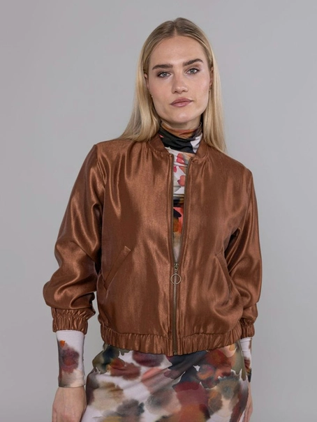 Anotherwoman 532104