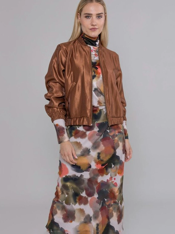 Anotherwoman 532116