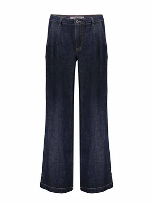 Geisha Jeans pleads