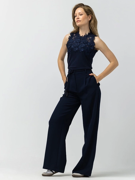 Label dot 2528015