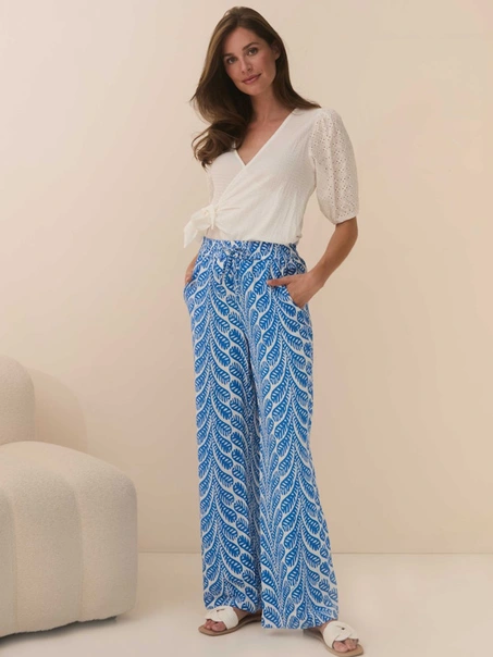 Lofty Manner QC08 - Top Nicola