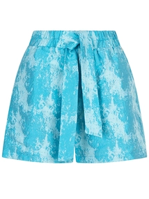 Lofty Manner QE30 - Short Hanna