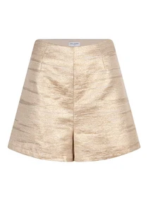 Lofty Manner QG37 - Short Suzi
