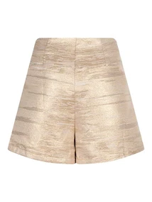 Lofty Manner QG37 - Short Suzi