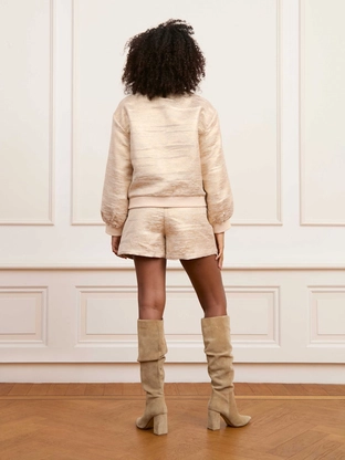 Lofty Manner QG37 - Short Suzi