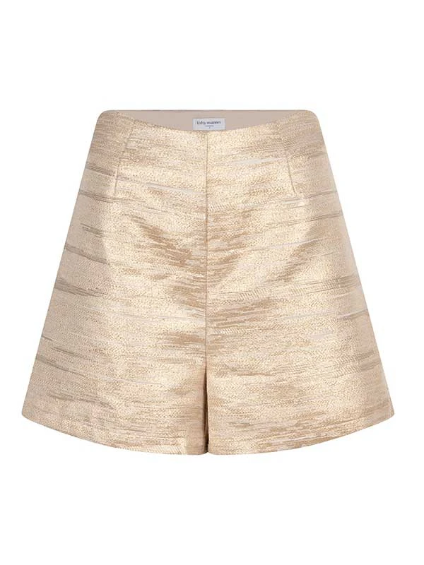 Lofty Manner QG37 - Short Suzi