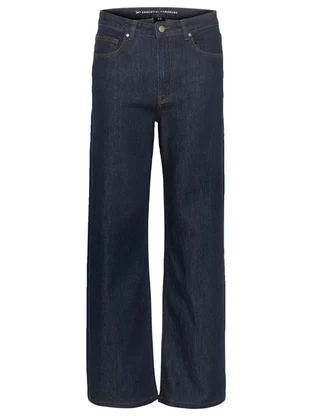 My Essential Wardrobe 10704222