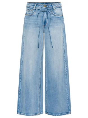 My Essential Wardrobe 10705256
