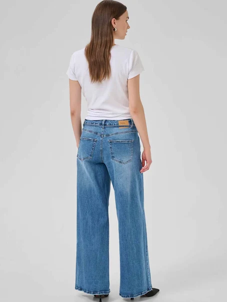 My Essential Wardrobe 10705256