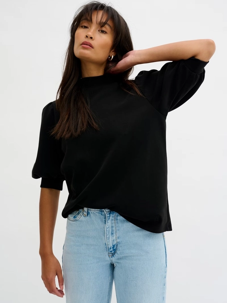 My Essential Wardrobe 21 THE PUFF BLOUSE