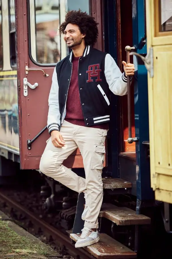 R8 - carrousel - shop the look 1