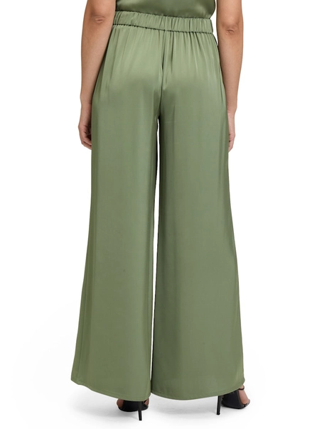 Vera Mont Hose