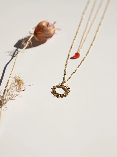 VINOOS NECKLACE GOLD SUN
